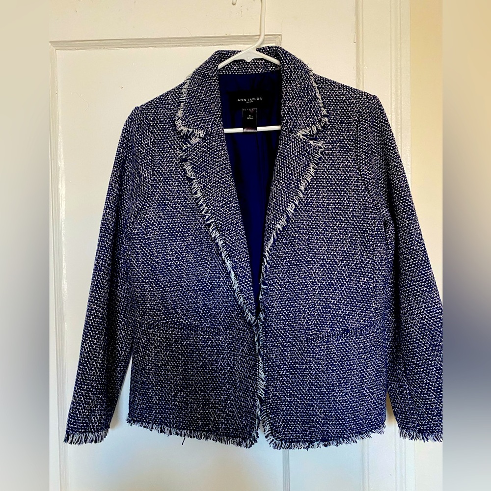 Ann Taylor blazer size 6 blue pink and white, stitched detailing